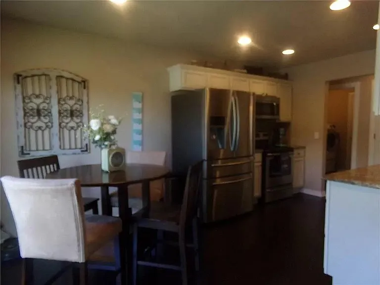 811 E Asher Dr — Photo 6