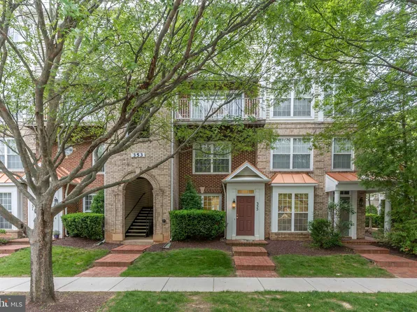 355 Fallsgrove Dr #53, Rockville, MD 20850