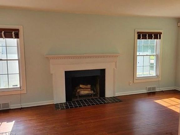 4th image of 642 Flanders Ave