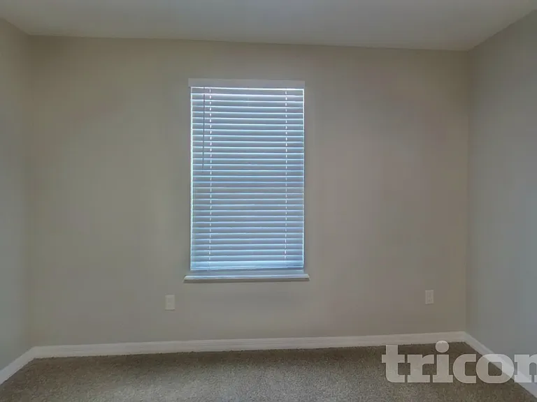 509 Kestrel Dr — Photo 14