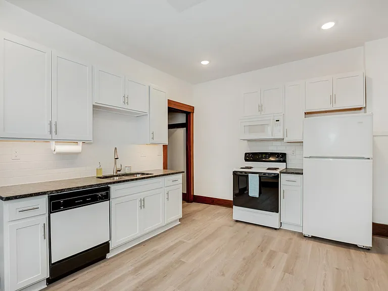 23 E Water St — Photo 9