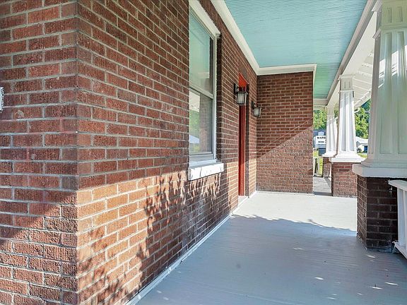 4th image of 4009 Fairystone Park Hwy