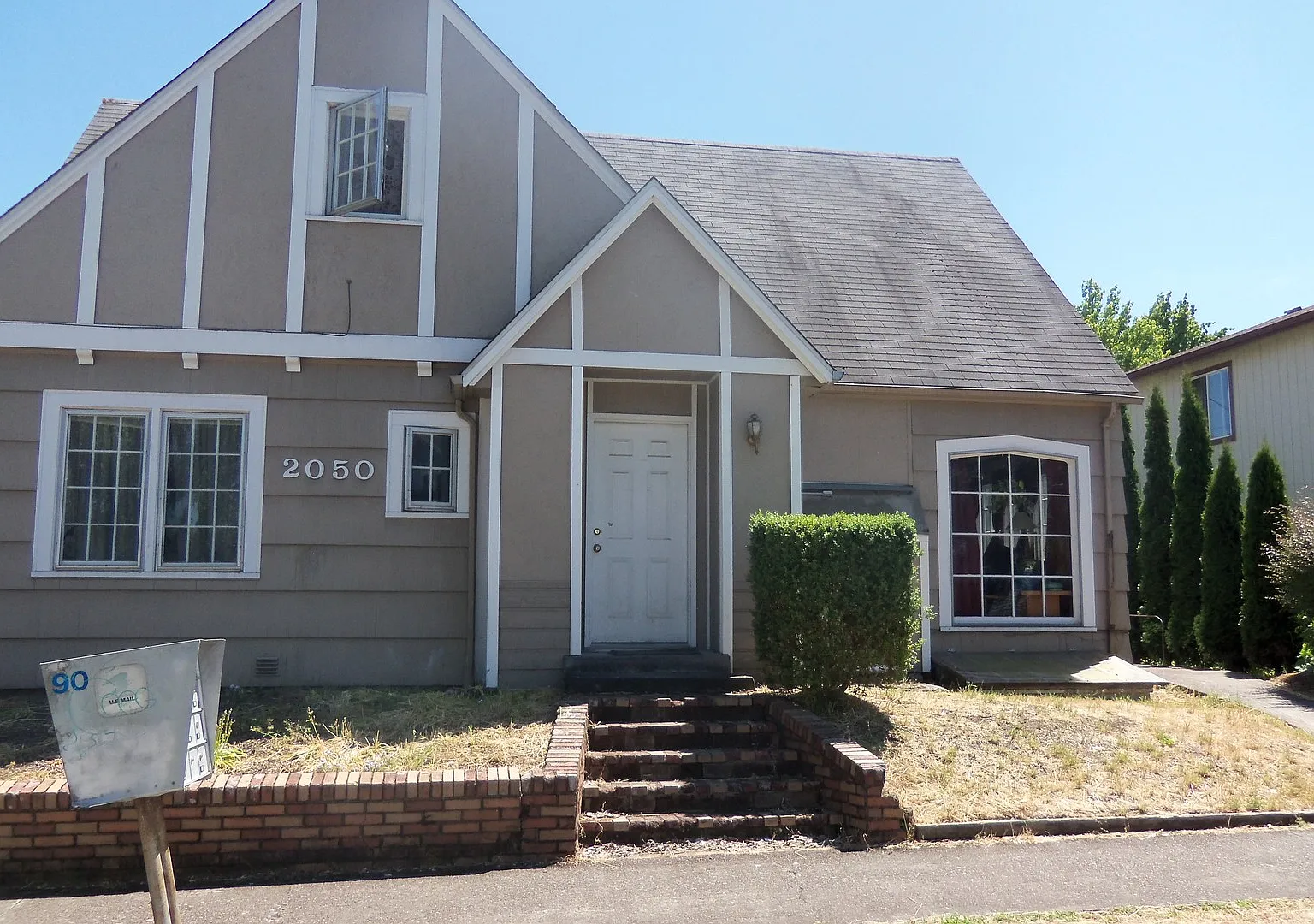 186-04 - 2050 NW Van Buren — Photo 1