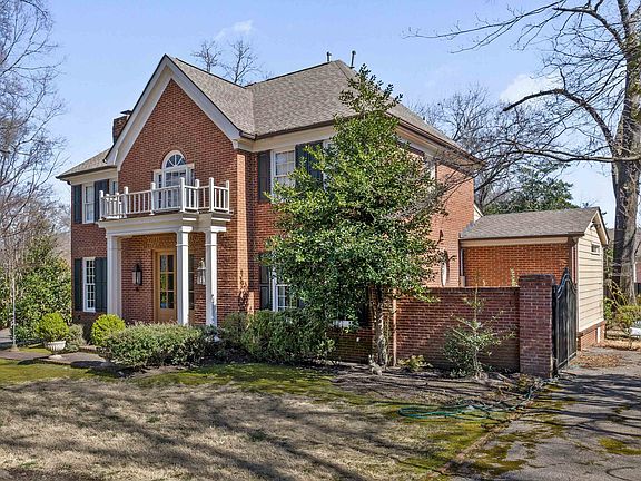 3rd image of 400 Colonial Rd