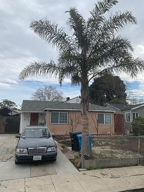 1st image of 2354 Poplar Ave #A