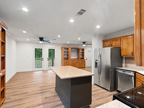 3rd image of 27 Deerfield Rd