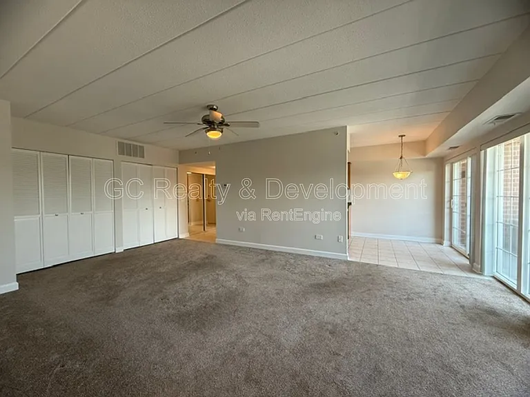 17212 Oak Park Ave #2SE — Photo 3