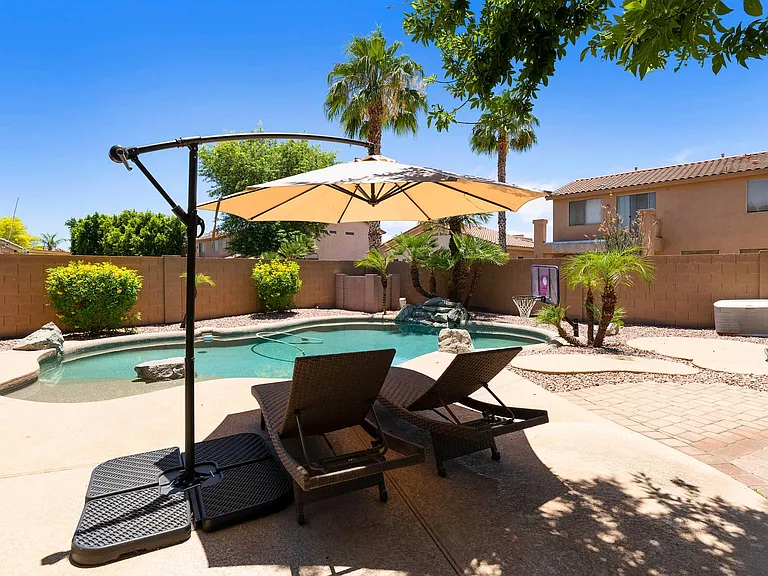 1425 E Morelos St — Photo 13