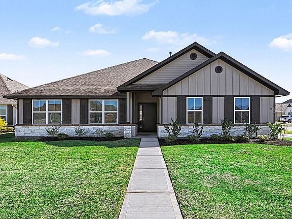 2nd image of 18 Gemstone Ct