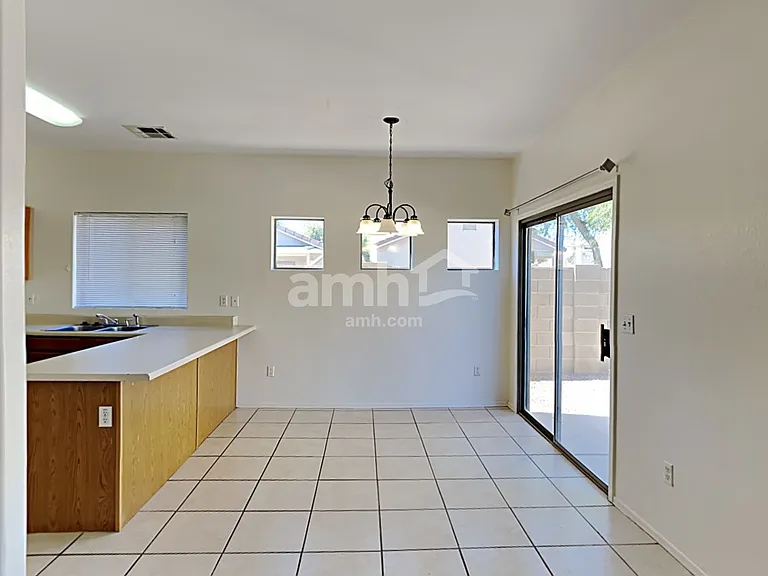 1576 E Orchid Ct — Photo 6