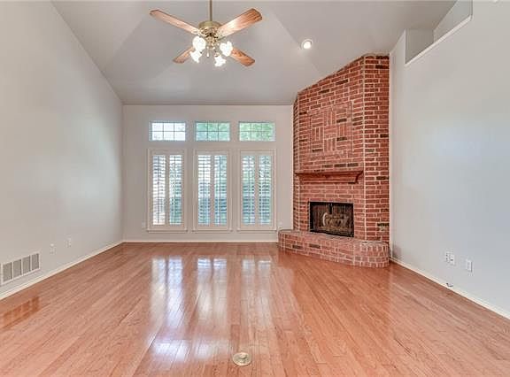 3rd image of 5911 Mockingbird Ln