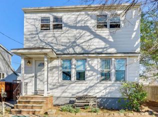 53 Irving St, Edison, NJ 08817