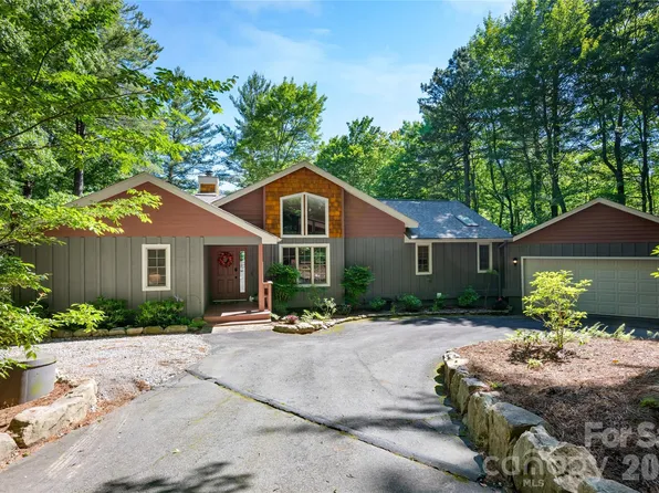 522 Toxaway Ct, Lake Toxaway, NC 28747