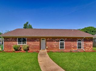 6208 Kelly Elliott Rd, Arlington, TX 76001