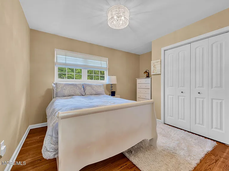 60 Farrell Dr — Photo 23