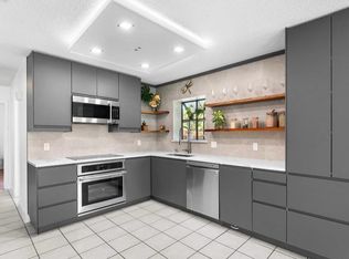 100 Carolyn Ln, Shady Shores, TX 76208