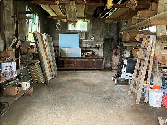 4th image of 308 N Lincoln Ave