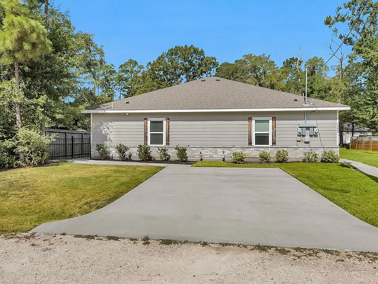 15841 Beechnut Dr — Photo 1