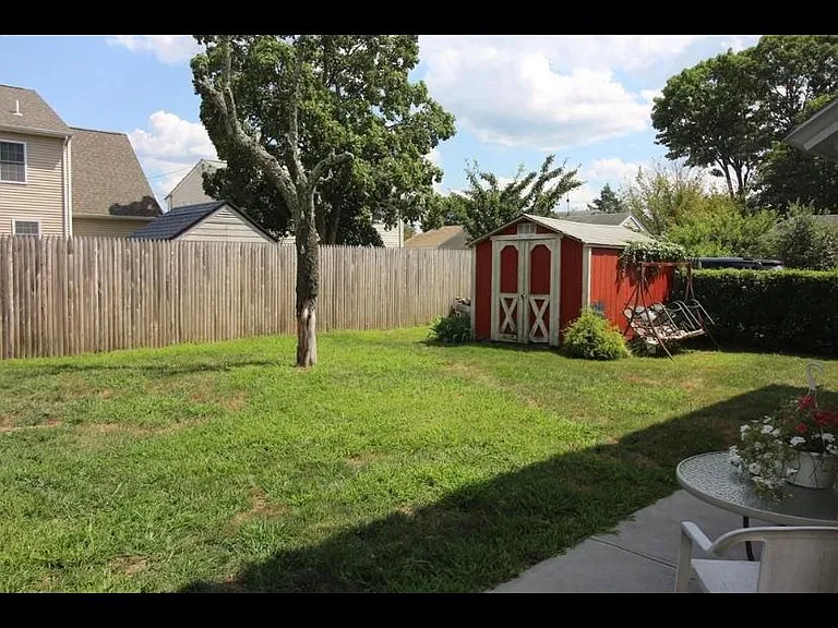 54 Bloomfield St #2 — Photo 11