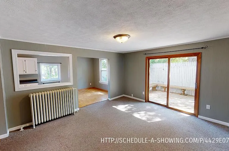 402 E Park St — Photo 4