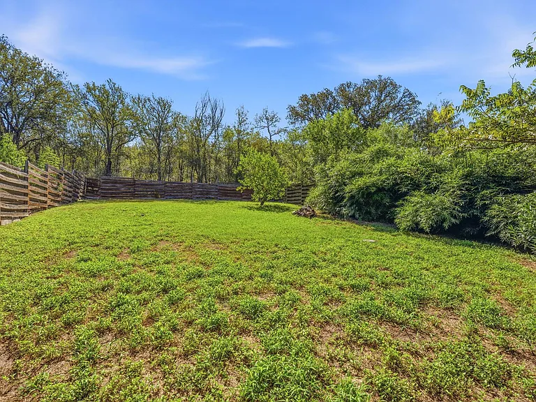 1305 Cometa St — Photo 24