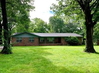 70 N Woodridge Rd, Rogers, AR 72756