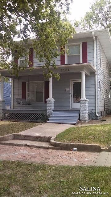 1st image of 1104 S Santa Fe Ave