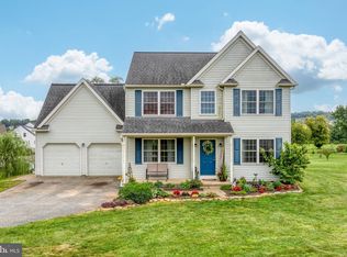 426 Fairview Rd, New Providence, PA 17560