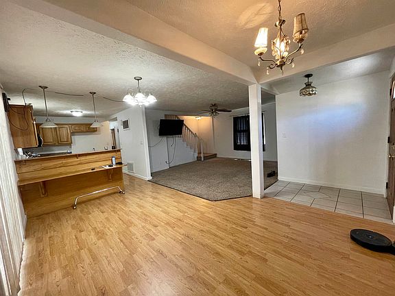 4th image of 306 S Oak St