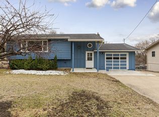 1121 Division St E, Faribault, MN 55021