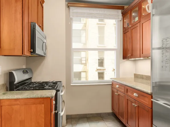 136 East 36th Street 2F image 3 of 9