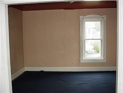 5th image of 109 N 1st St