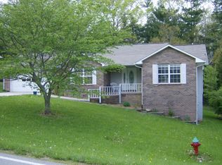 124 Southridge Cir, Crossville, TN 38555