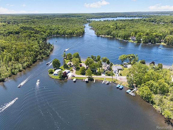 3rd image of 3483 Windwheel Point Dr