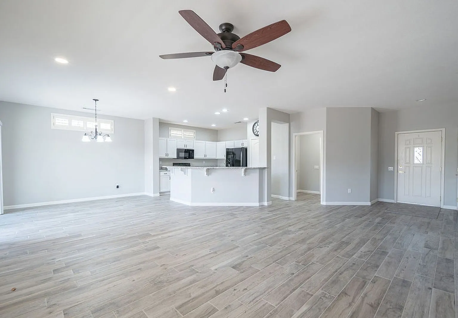 2 bed, 2.0 bath, 1414 sqft, $1,900 — Photo 2
