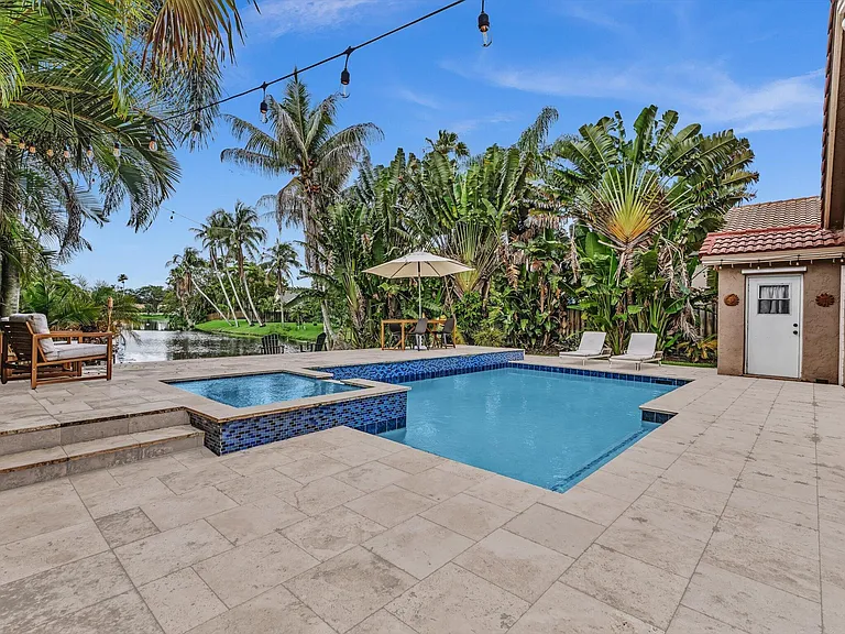10310 Santiago St — Photo 1