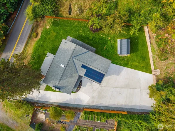 22800 Upper Dorre Don Way SE, Maple Valley, WA 98038