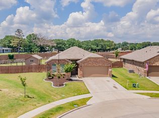 1060 Mooring Dr, Azle, TX 76020