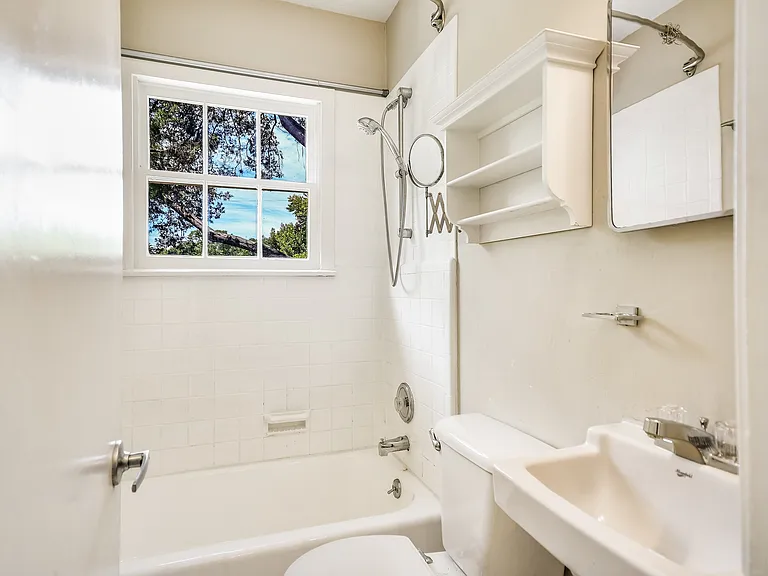 1509 W 29th St #A — Photo 11