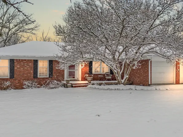 28 Edgewood Dr, Winchester, KY 40391