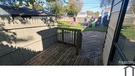 5th image of 19105 Meier St