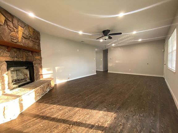 3rd image of 2540 Jeanette Dr
