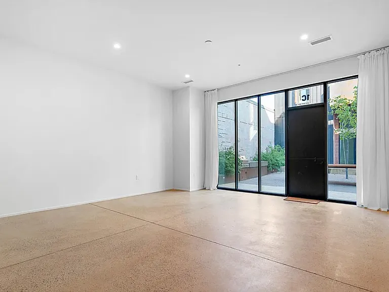 2323 2nd Ave S #1C — Photo 10