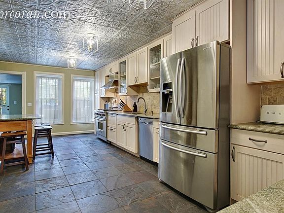 4th image of 407 Sterling Pl