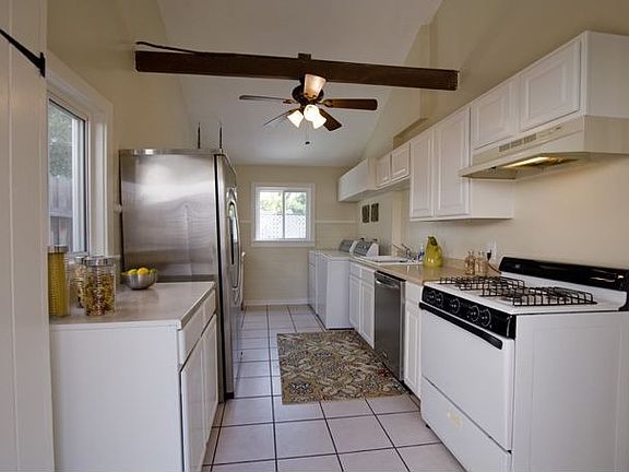4th image of 2410 W Chandler Blvd