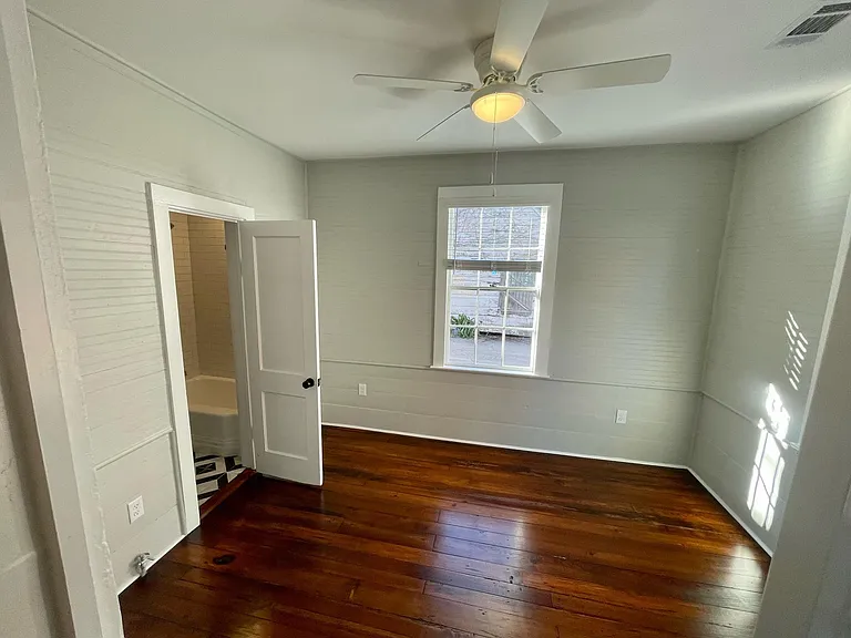 114 W Anderson St #C — Photo 6