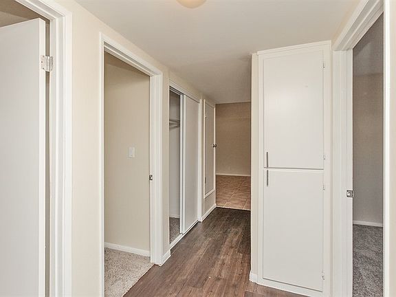 4th image of 2928 E Hilldale Ave