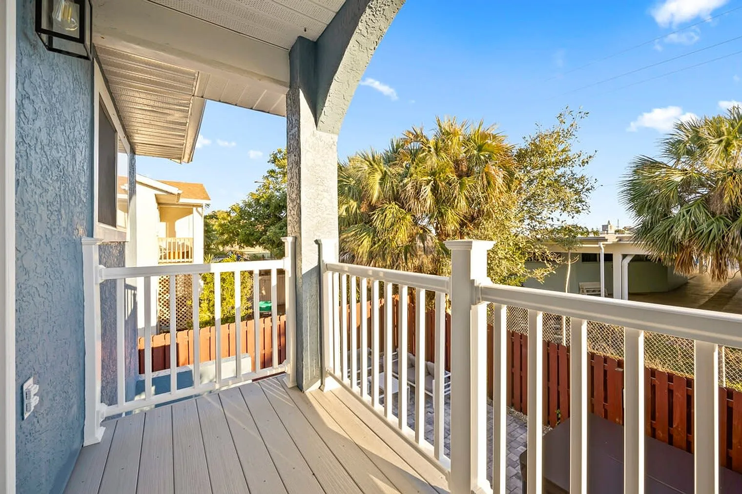 3 bed, 2.0 bath, 1593 sqft, $3,872 — Photo 2