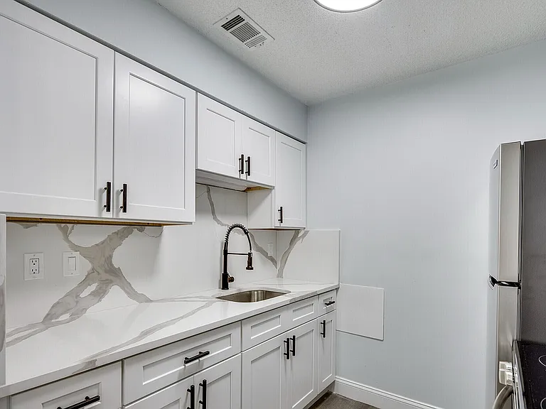 Elmwood Lofts — Photo 12