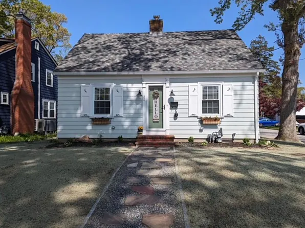 936 Bullocks Point Ave, Riverside, RI 02915